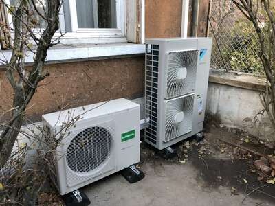 Pompe à chaleur air/eau — Deux unités extérieures, réalisation Protec Energy en Rhône-Alpes