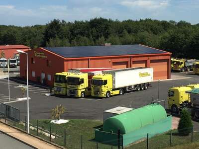 Installation photovoltaïque — Bâtiment professionnel et véhicules, réalisation Protec Energy en Rhône-Alpes