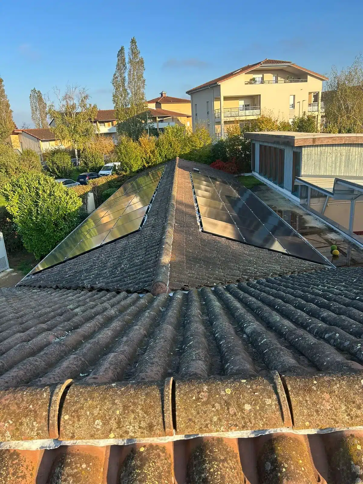 Installation photovoltaïque avec stockage sur une maison à Saint-Marcel (01) par Protec Energy